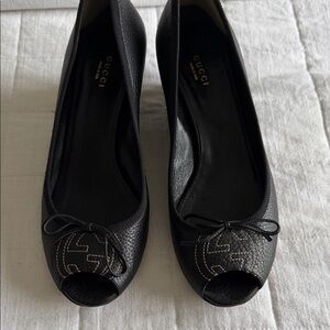Gucci Black Peep-Toe Heels with Bow Detail